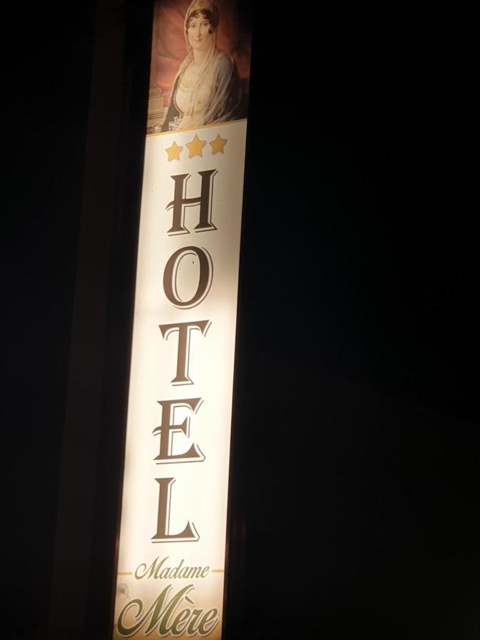 Hotel Madame Mere Saint-Florent  Buitenkant foto
