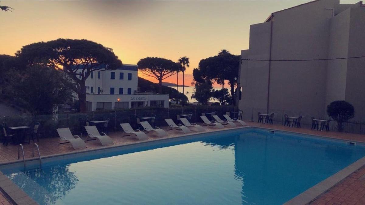 Hotel Madame Mere Saint-Florent  Buitenkant foto
