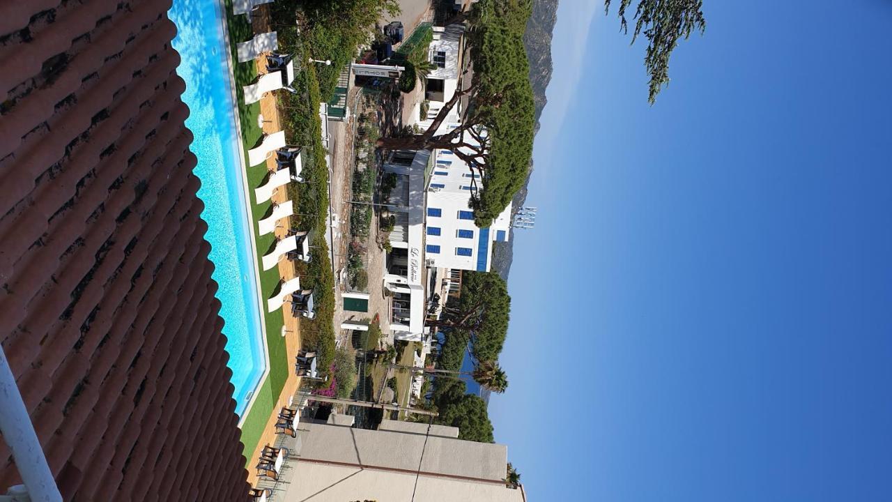 Hotel Madame Mere Saint-Florent  Buitenkant foto